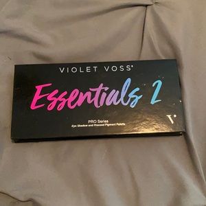Violet Voss eyeshadow palette
